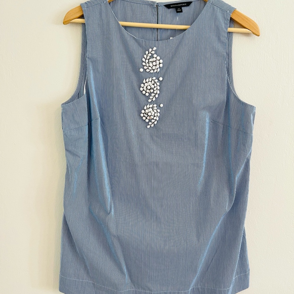 New with tag summer top with delicate jewels details